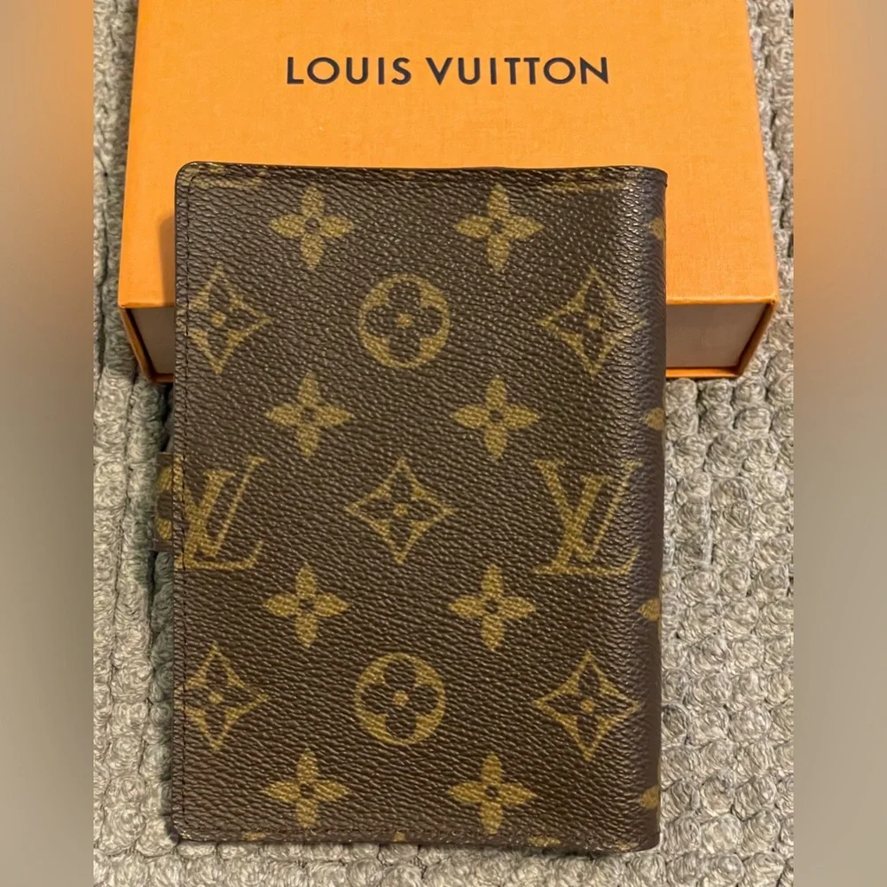 LV Monogram agenda - Picture 4 of 11